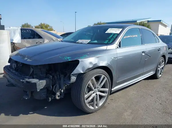 1VWDT7A3XHC051006 2017 VOLKSWAGEN PASSAT - Image 2