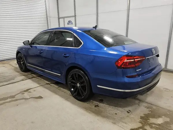 1VWDT7A3XHC052057 2017 VOLKSWAGEN PASSAT - Image 2