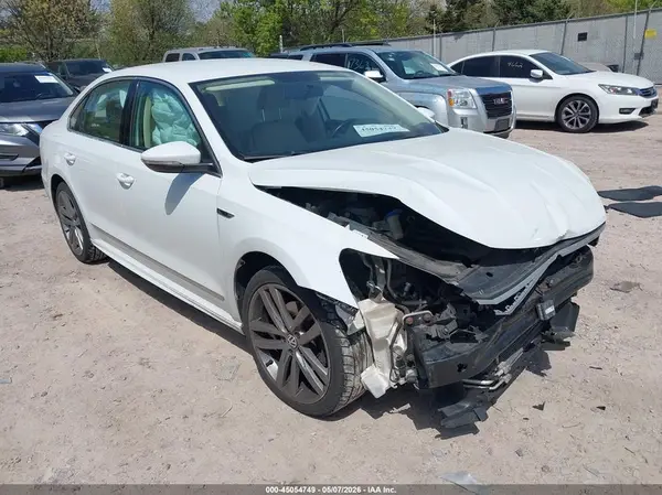 1VWDT7A3XHC052981 2017 VOLKSWAGEN PASSAT - Image 1