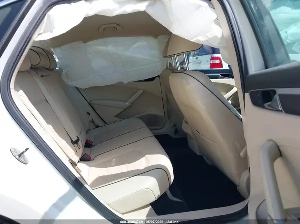 1VWDT7A3XHC052981 2017 VOLKSWAGEN PASSAT - Image 8