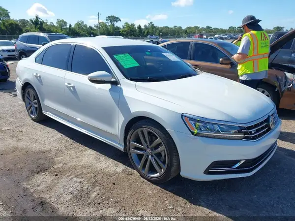 1VWDT7A3XHC054164 2017 VOLKSWAGEN PASSAT - Image 1
