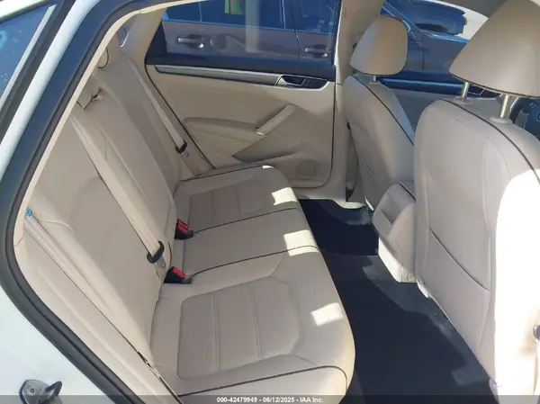 1VWDT7A3XHC054164 2017 VOLKSWAGEN PASSAT - Image 8