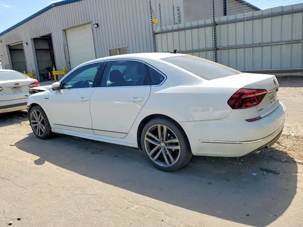 1VWDT7A3XHC054536 2017 VOLKSWAGEN PASSAT - Image 2