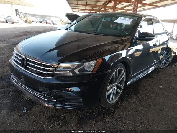 1VWDT7A3XHC056917 2017 VOLKSWAGEN PASSAT - Image 2