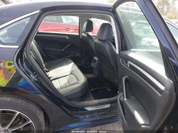 1VWDT7A3XHC057064 2017 VOLKSWAGEN PASSAT - Image 8