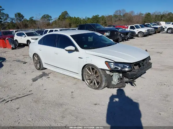 1VWDT7A3XHC058179 2017 VOLKSWAGEN PASSAT - Image 1