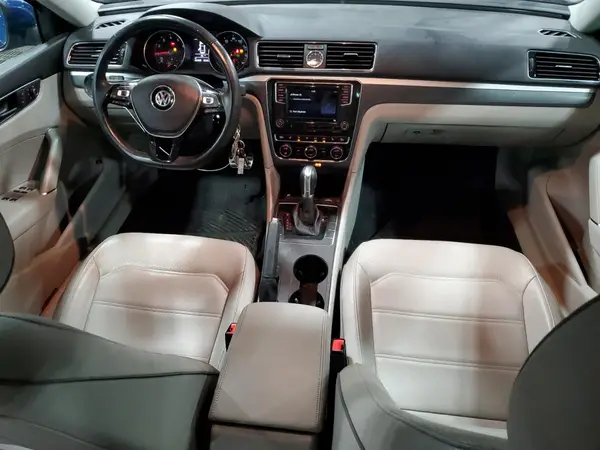 1VWDT7A3XHC058862 2017 VOLKSWAGEN PASSAT - Image 8