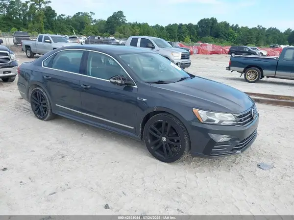 1VWDT7A3XHC060756 2017 VOLKSWAGEN PASSAT - Image 1