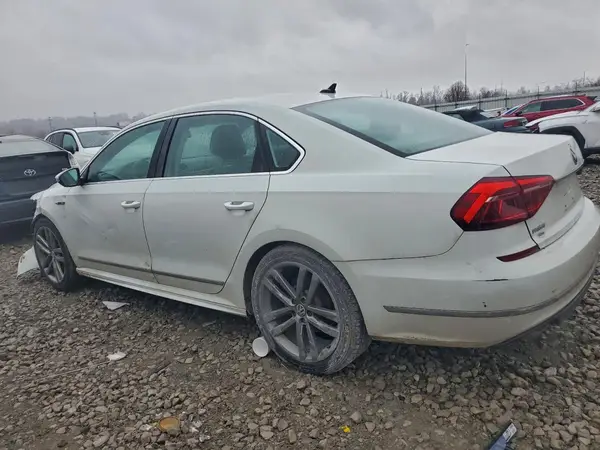 1VWDT7A3XHC061468 2017 VOLKSWAGEN PASSAT - Image 2