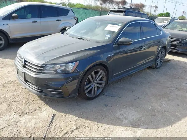 1VWDT7A3XHC061616 2017 VOLKSWAGEN PASSAT - Image 2