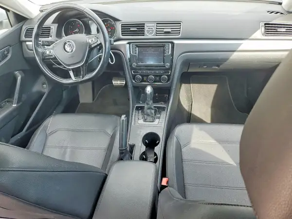 1VWDT7A3XHC063818 2017 VOLKSWAGEN PASSAT - Image 8