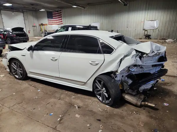 1VWDT7A3XHC065391 2017 VOLKSWAGEN PASSAT - Image 2