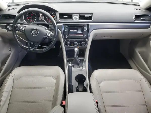 1VWDT7A3XHC066282 2017 VOLKSWAGEN PASSAT - Image 8