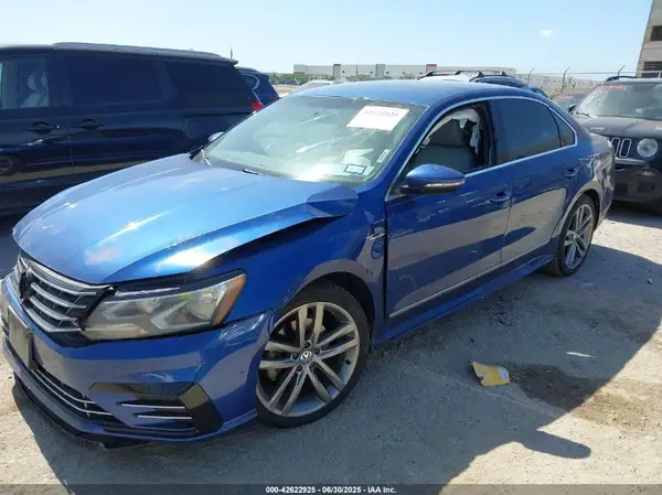 1VWDT7A3XHC068954 2017 VOLKSWAGEN PASSAT - Image 2