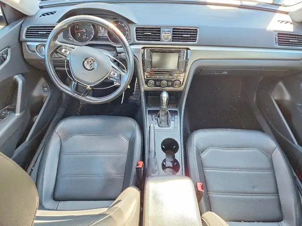 1VWDT7A3XHC070736 2017 VOLKSWAGEN PASSAT - Image 8