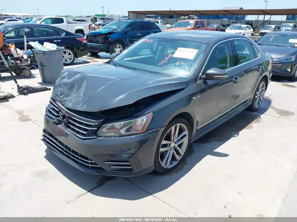 1VWDT7A3XHC071966 2017 VOLKSWAGEN PASSAT - Image 2