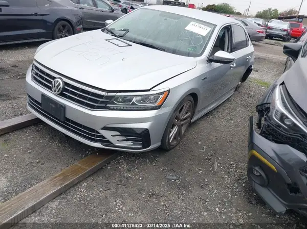 1VWDT7A3XHC072258 2017 VOLKSWAGEN PASSAT - Image 2