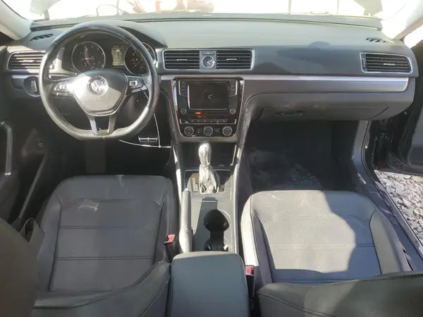 1VWDT7A3XHC073670 2017 VOLKSWAGEN PASSAT - Image 8