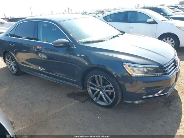1VWDT7A3XHC083051 2017 VOLKSWAGEN PASSAT - Image 1