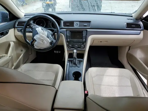 1VWDT7A3XHC083339 2017 VOLKSWAGEN PASSAT - Image 8