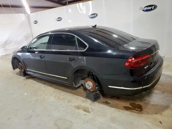 1VWDT7A3XHC084104 2017 VOLKSWAGEN PASSAT - Image 2