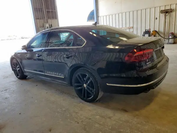 1VWDT7A3XHC084359 2017 VOLKSWAGEN PASSAT - Image 2
