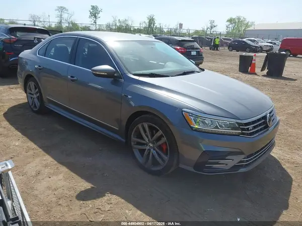 1VWDT7A3XHC084488 2017 VOLKSWAGEN PASSAT - Image 1