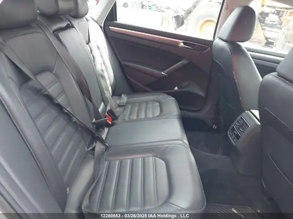 1VWET7A35HC082801 2017 VOLKSWAGEN PASSAT - Image 8