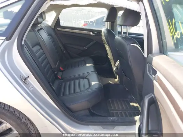 1VWET7A39HC011214 2017 VOLKSWAGEN PASSAT - Image 8