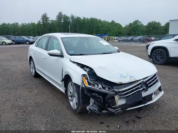 1VWGT7A30HC000658 2017 VOLKSWAGEN PASSAT - Image 1