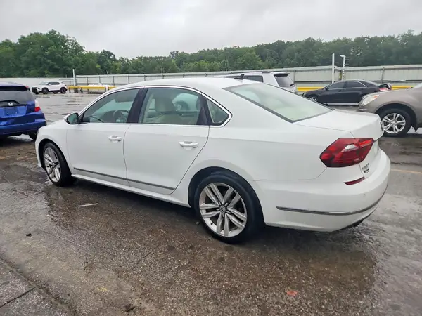 1VWGT7A30HC004967 2017 VOLKSWAGEN PASSAT - Image 2