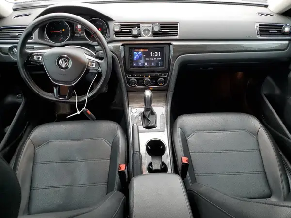 1VWGT7A30HC015886 2017 VOLKSWAGEN PASSAT - Image 8