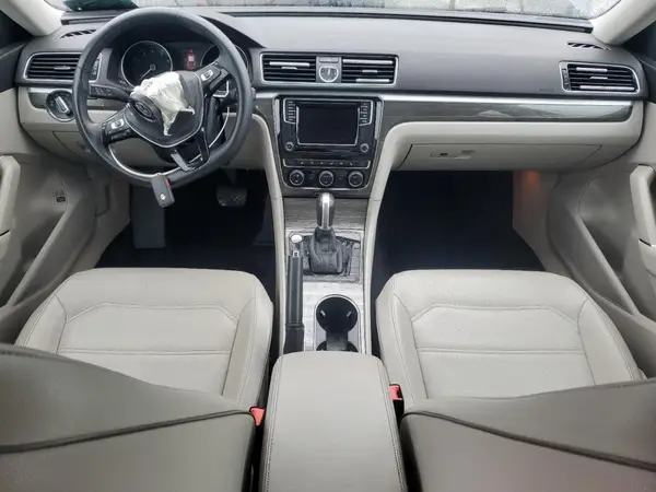 1VWGT7A30HC021462 2017 VOLKSWAGEN PASSAT - Image 8