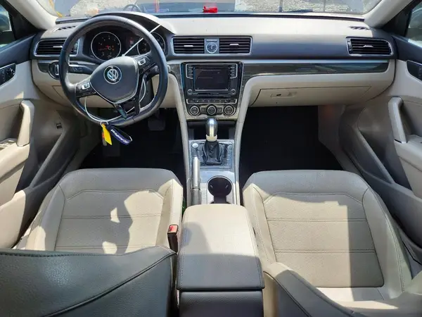 1VWGT7A30HC028038 2017 VOLKSWAGEN PASSAT - Image 8