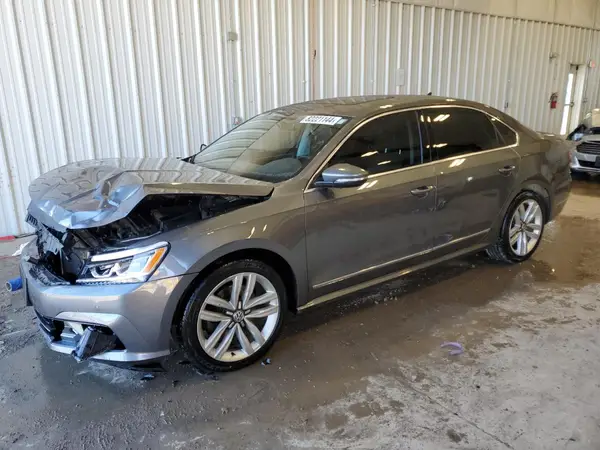 1VWGT7A30HC028251 2017 VOLKSWAGEN PASSAT - Image 1