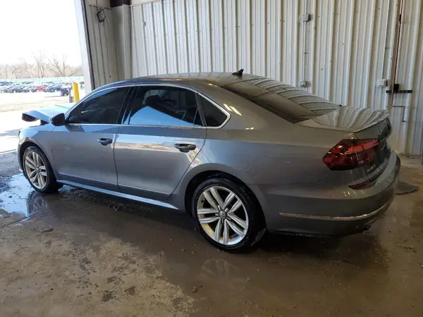 1VWGT7A30HC028251 2017 VOLKSWAGEN PASSAT - Image 2