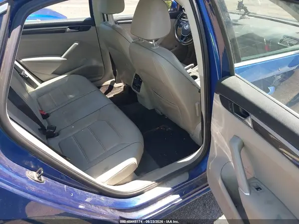 1VWGT7A30HC030680 2017 VOLKSWAGEN PASSAT - Image 8