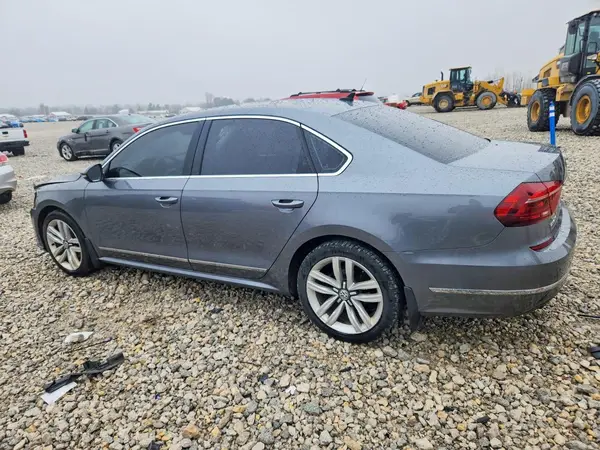 1VWGT7A30HC030730 2017 VOLKSWAGEN PASSAT - Image 2