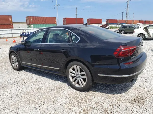 1VWGT7A30HC031277 2017 VOLKSWAGEN PASSAT - Image 2