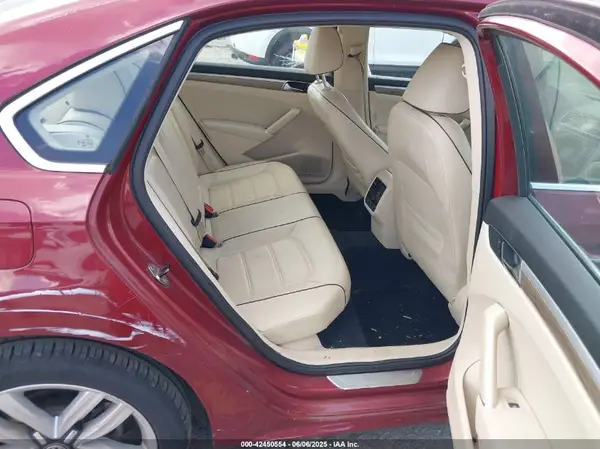 1VWGT7A30HC058916 2017 VOLKSWAGEN PASSAT - Image 8