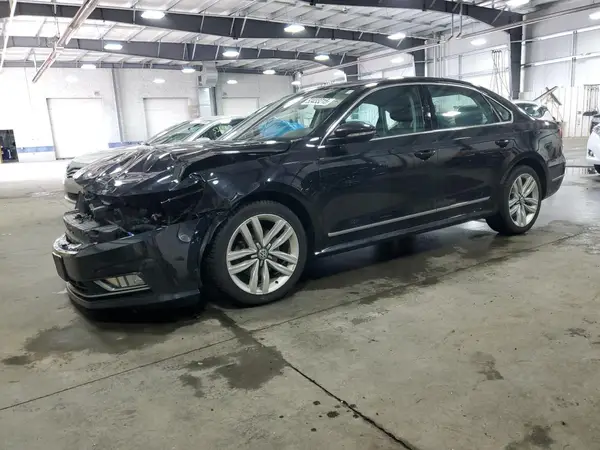 1VWGT7A30HC066417 2017 VOLKSWAGEN PASSAT - Image 1