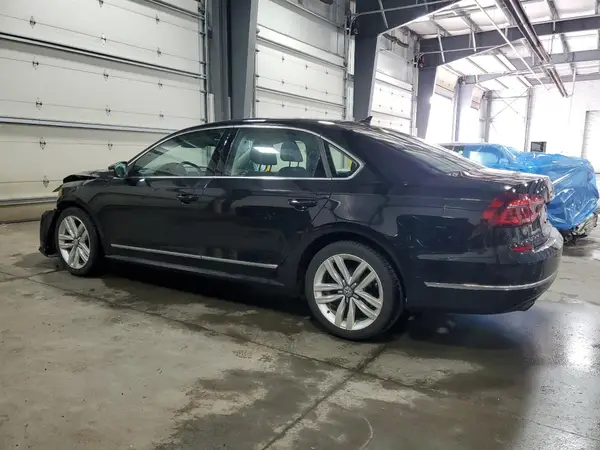 1VWGT7A30HC066417 2017 VOLKSWAGEN PASSAT - Image 2