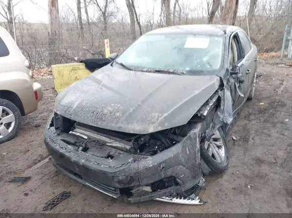 1VWGT7A30HC069379 2017 VOLKSWAGEN PASSAT - Image 2
