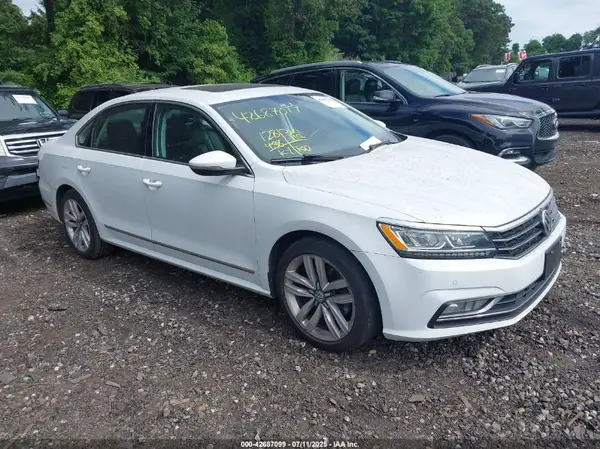 1VWGT7A30HC071438 2017 VOLKSWAGEN PASSAT - Image 1