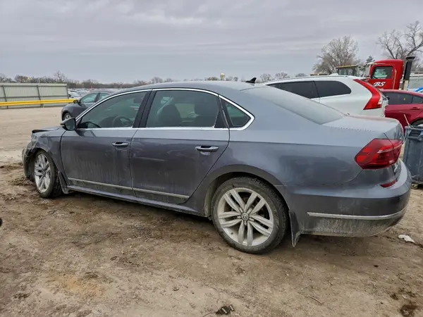 1VWGT7A31HC002127 2017 VOLKSWAGEN PASSAT - Image 2