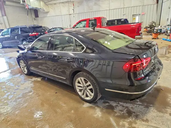 1VWGT7A31HC005125 2017 VOLKSWAGEN PASSAT - Image 2