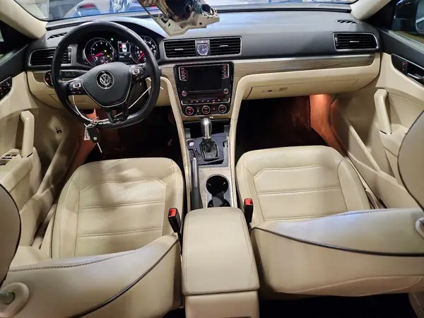1VWGT7A31HC005125 2017 VOLKSWAGEN PASSAT - Image 8