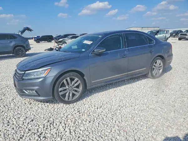 1VWGT7A31HC006873 2017 VOLKSWAGEN PASSAT - Image 1