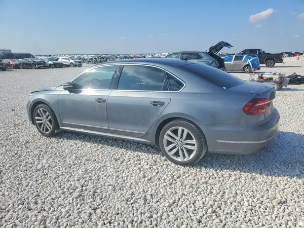 1VWGT7A31HC006873 2017 VOLKSWAGEN PASSAT - Image 2