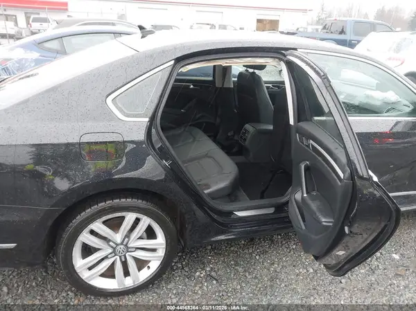 1VWGT7A31HC011345 2017 VOLKSWAGEN PASSAT - Image 8